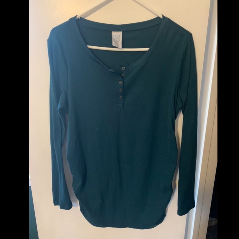Green Maternity Top. Long Sleeves.